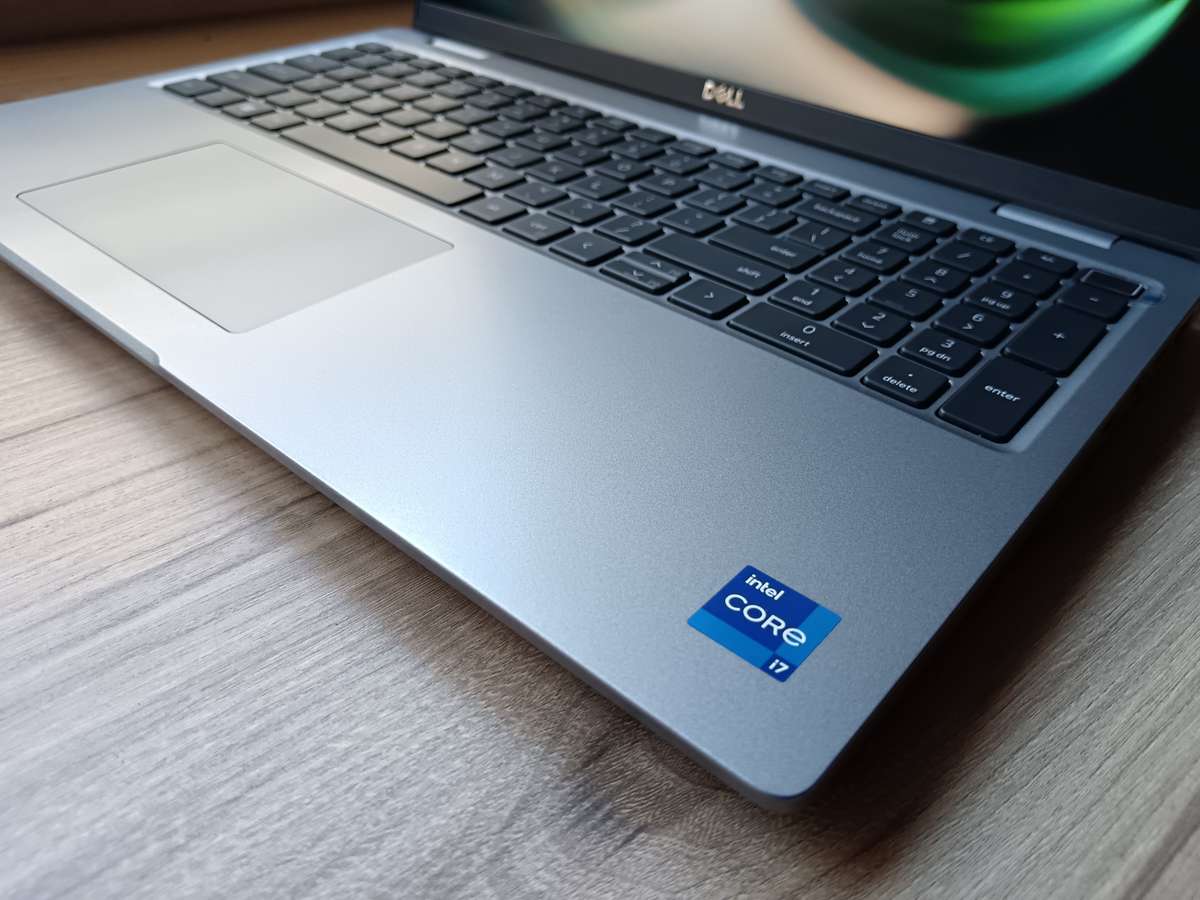 Dell Latitude 5540 Intel Core i7 13TH Gen + Free Laptop Bag