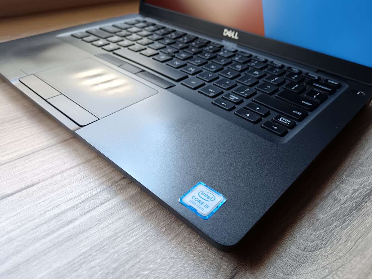 Dell Latitude 5400 Intel Core i5 + Free Laptop Bag