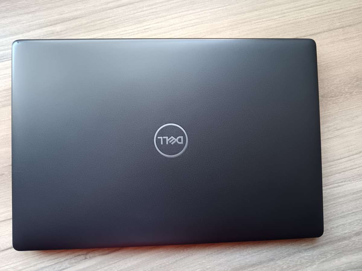 Dell Latitude 5400 Intel Core i5 + Free Laptop Bag