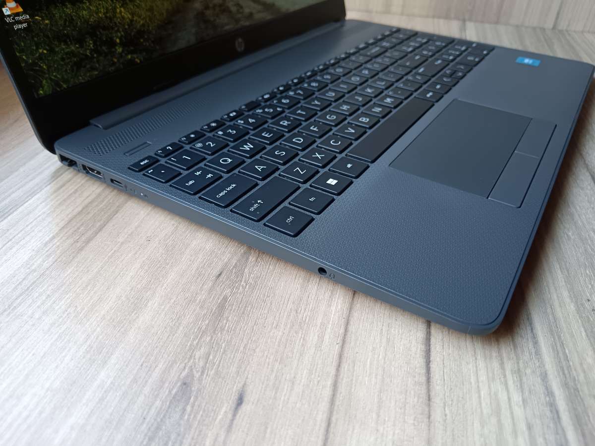 HP 250 G9 15.6` Celeron N4500 8GB RAM 256GB SSD Win 11