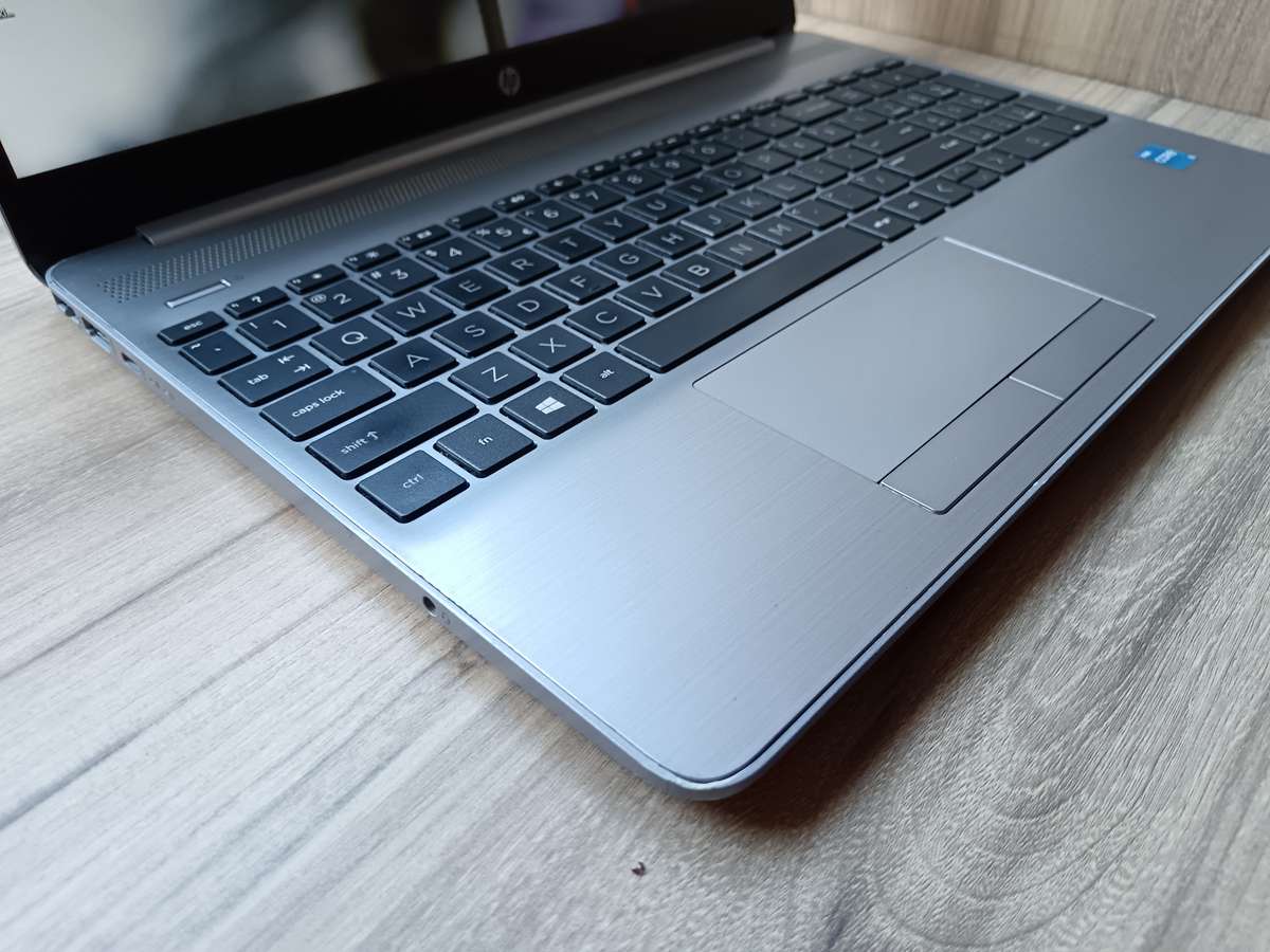 HP 250 G8 Intel Core i5 11th Gen + Free Laptop Bag