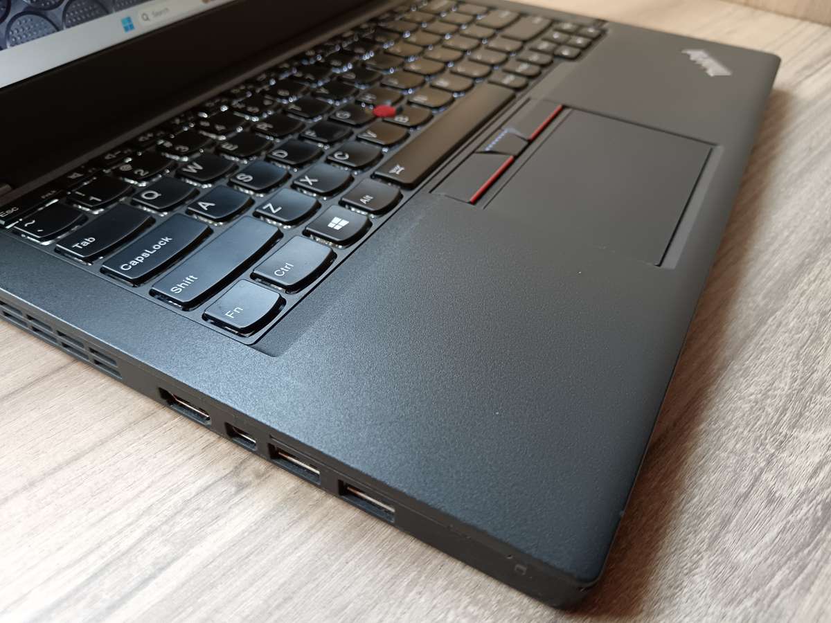 Lenovo ThinkPad X260 Intel Core I5 + Free Laptop Bag