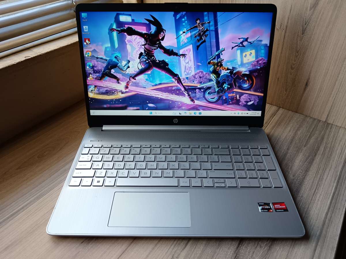 Hp Laptop 15s-eq2xxx AMD Ryzen 7 5700u + Free Laptop Bag