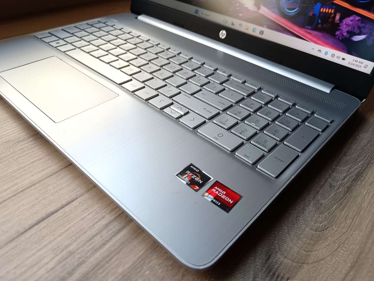 Hp Laptop 15s-eq2xxx AMD Ryzen 7 5700u + Free Laptop Bag