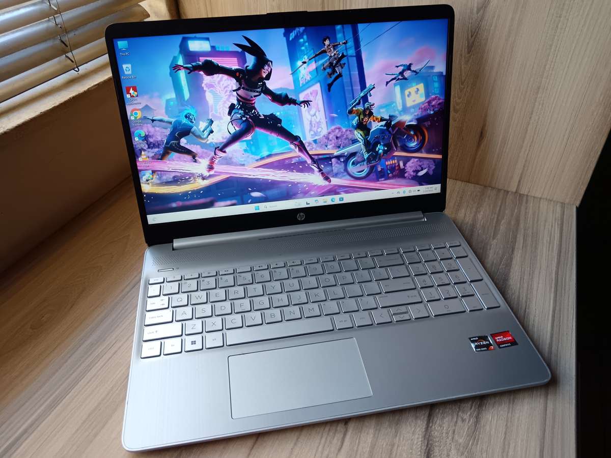 Hp Laptop 15s-eq2xxx AMD Ryzen 7 5700u + Free Laptop Bag