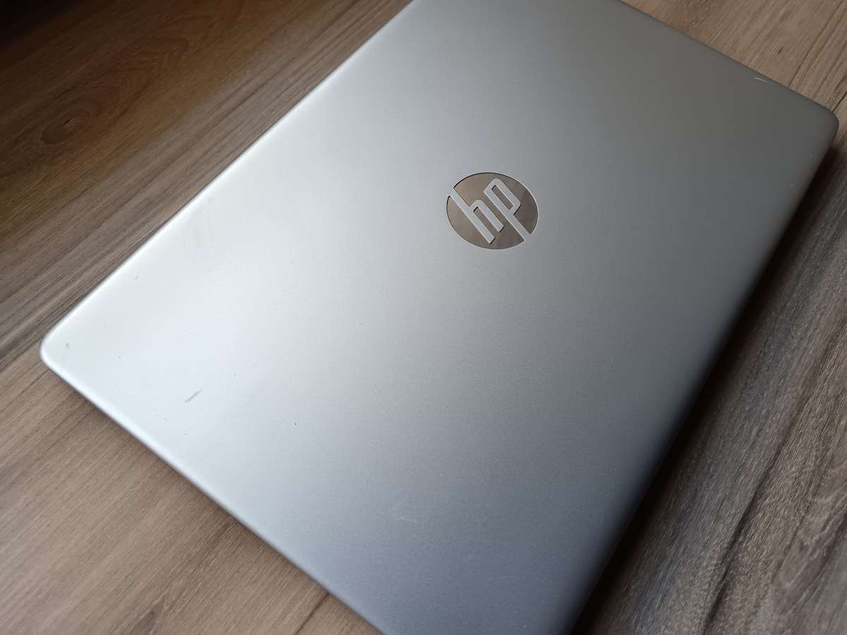 Hp Laptop 15s-eq2xxx AMD Ryzen 7 5700u + Free Laptop Bag