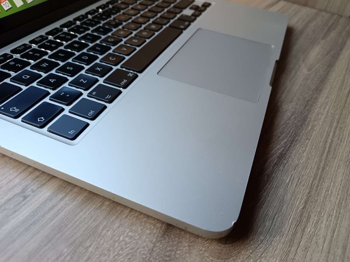 Macbook Pro (Retina 2014 13inch) + Free Laptop Bag