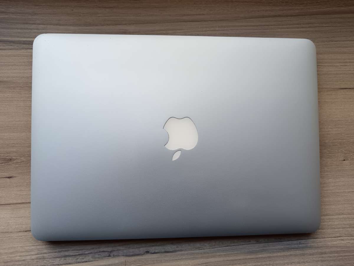 Macbook Pro (Retina 2014 13inch) + Free Laptop Bag