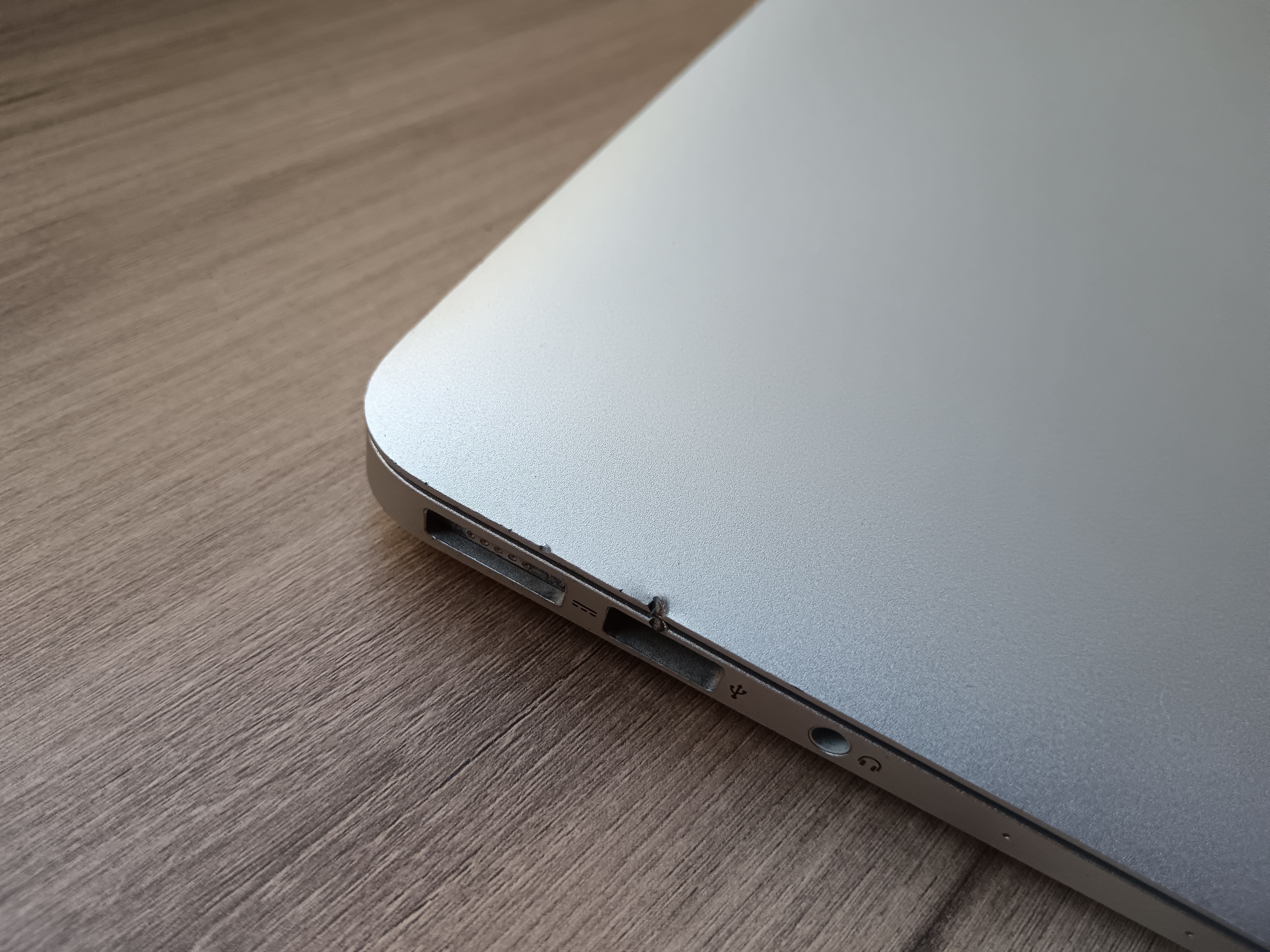 MacBook Air (13-inch, Mid 2013) + Free Laptop Bag