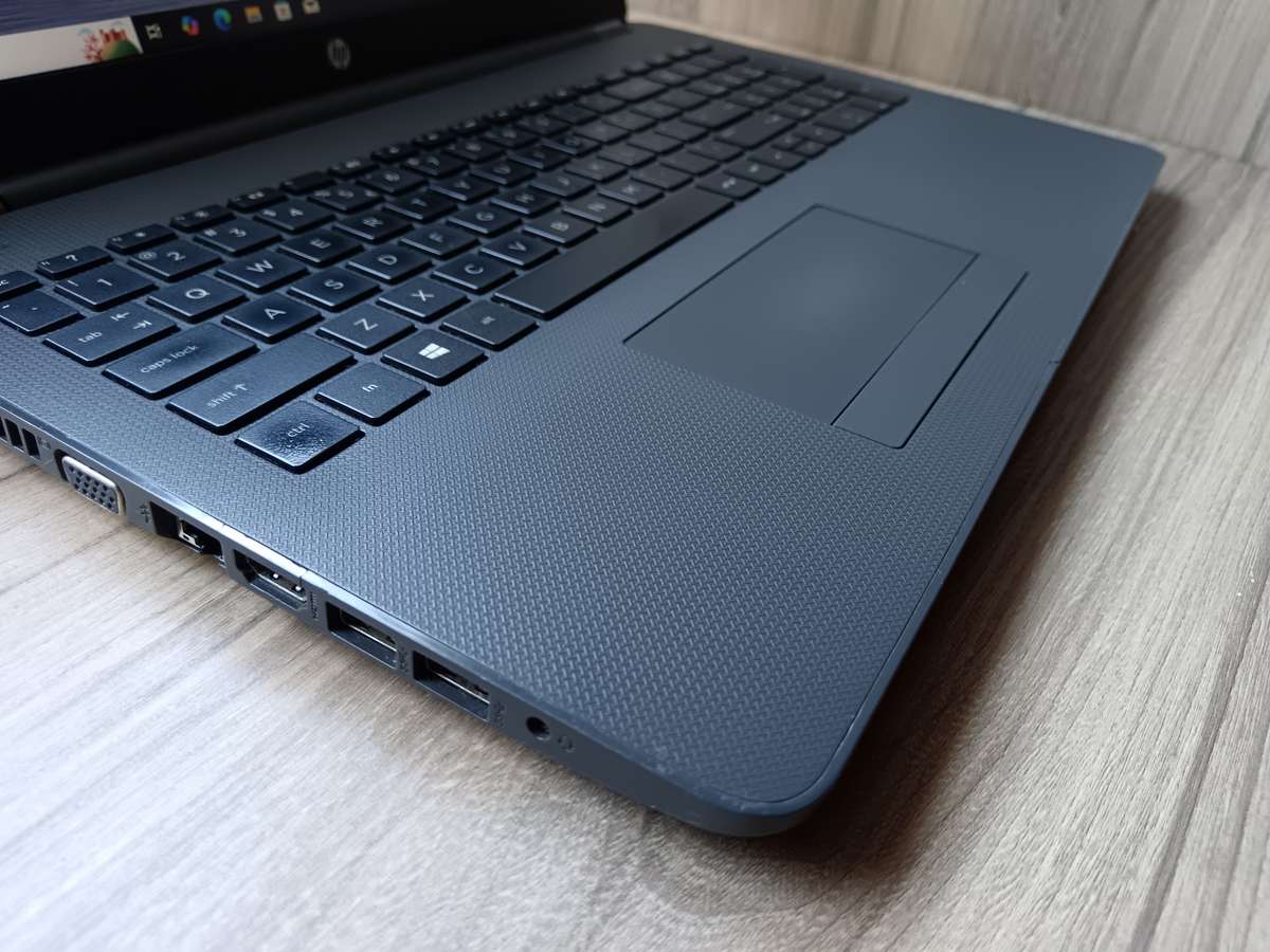 HP 250 G6 Intel Core i3 + Free Laptop Bag