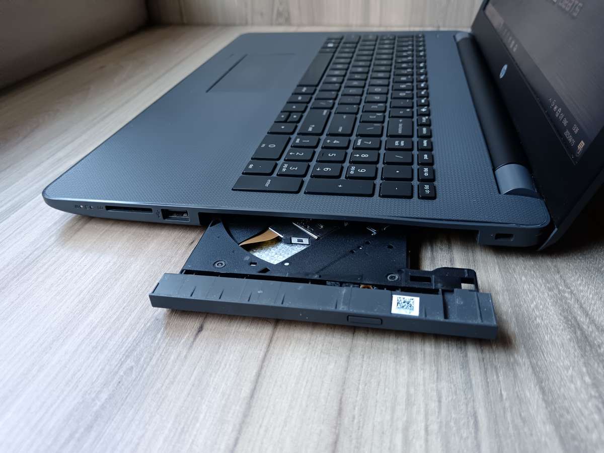 HP 250 G6 Intel Core i3 + Free Laptop Bag