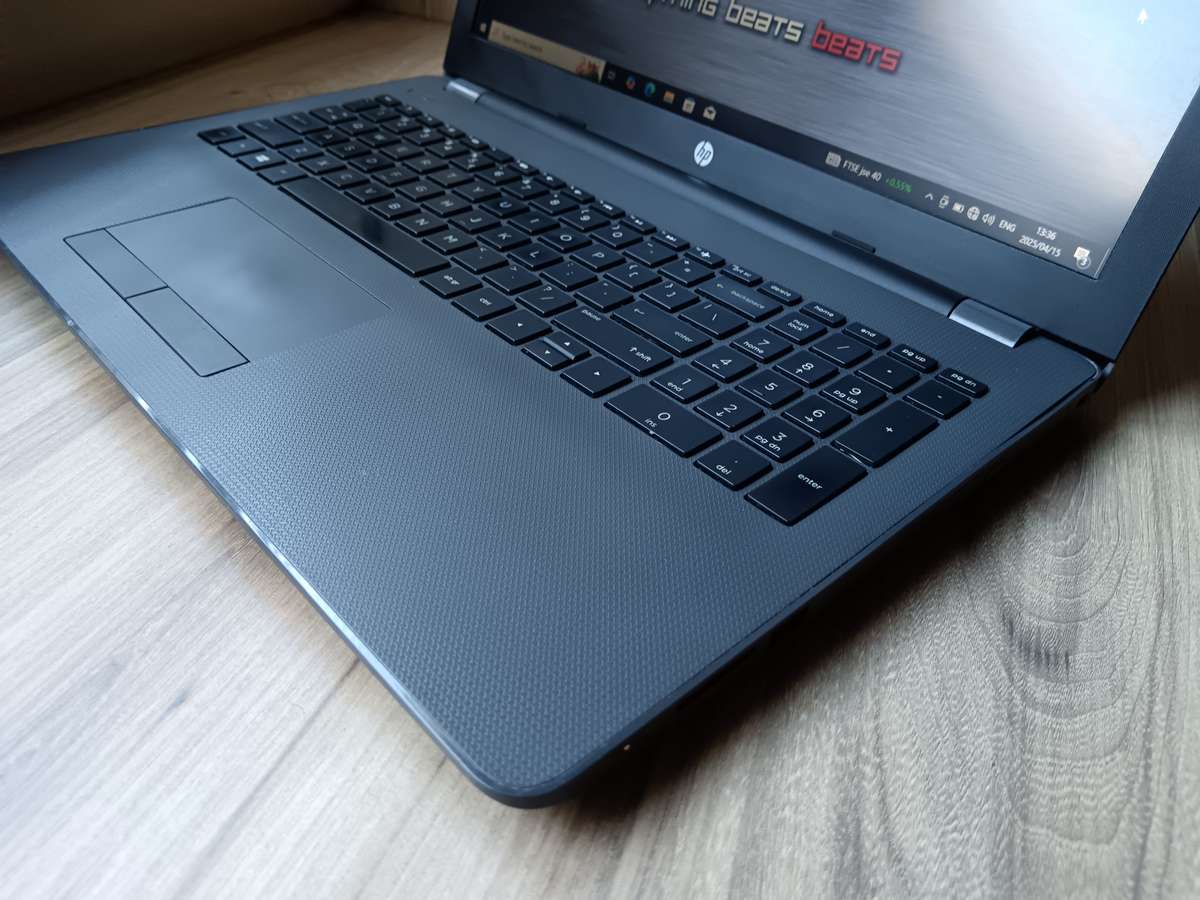 HP 250 G6 Intel Core i3 + Free Laptop Bag