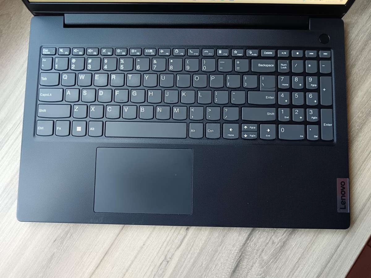 Lenovo V15 G4 AMD Ryzen 3 7320U + Free Laptop Bag