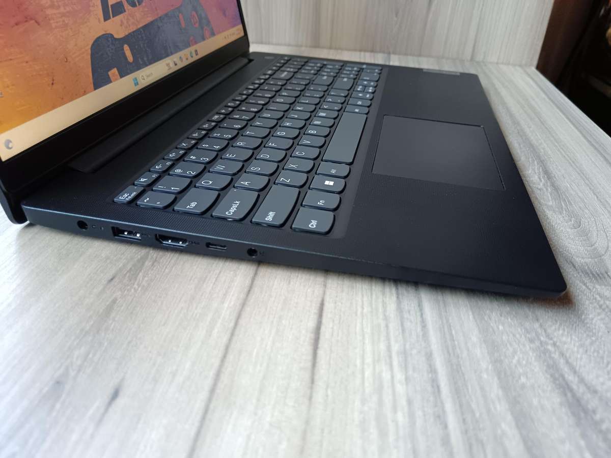 Lenovo V15 G4 AMD Ryzen 3 7320U + Free Laptop Bag