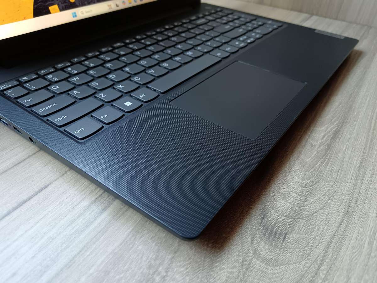 Lenovo V15 G4 AMD Ryzen 3 7320U + Free Laptop Bag