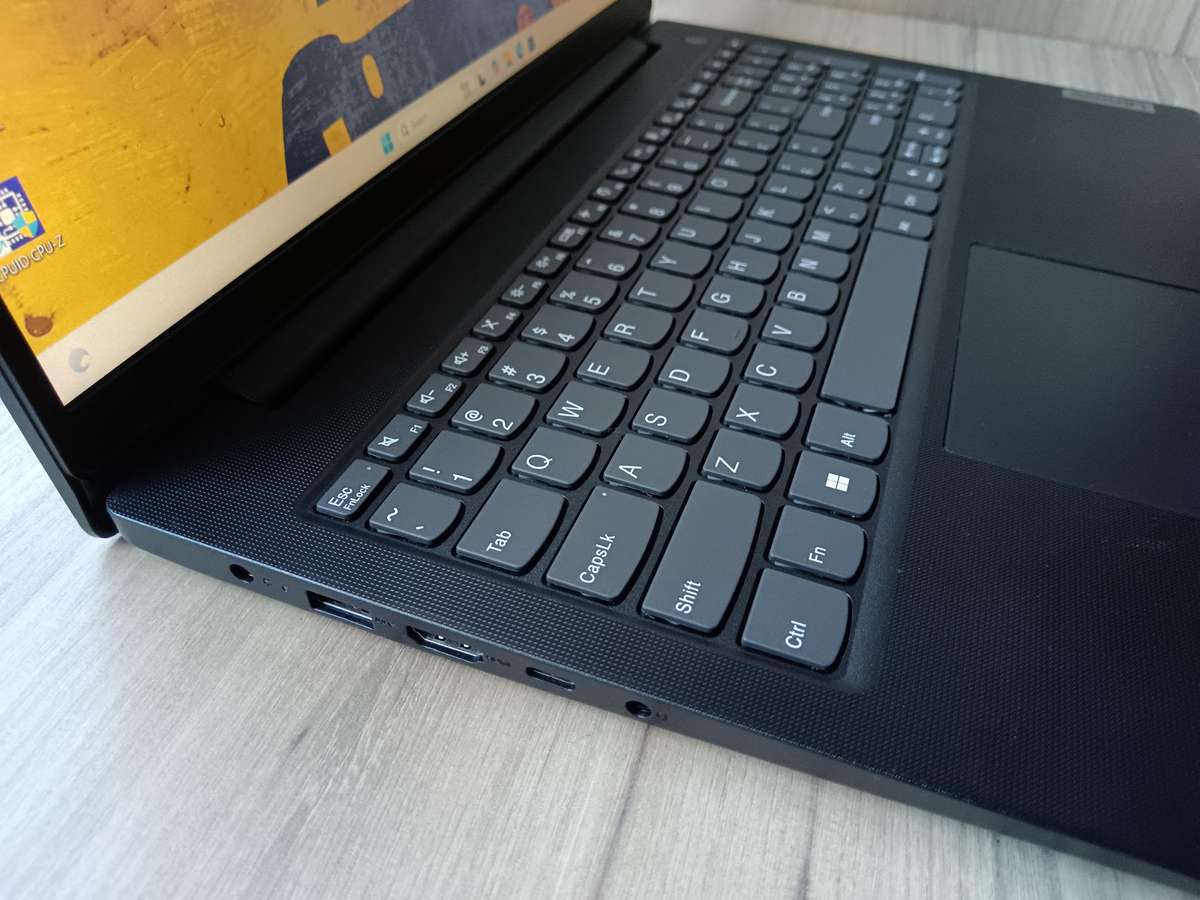 Lenovo V15 G4 AMD Ryzen 3 7320U + Free Laptop Bag