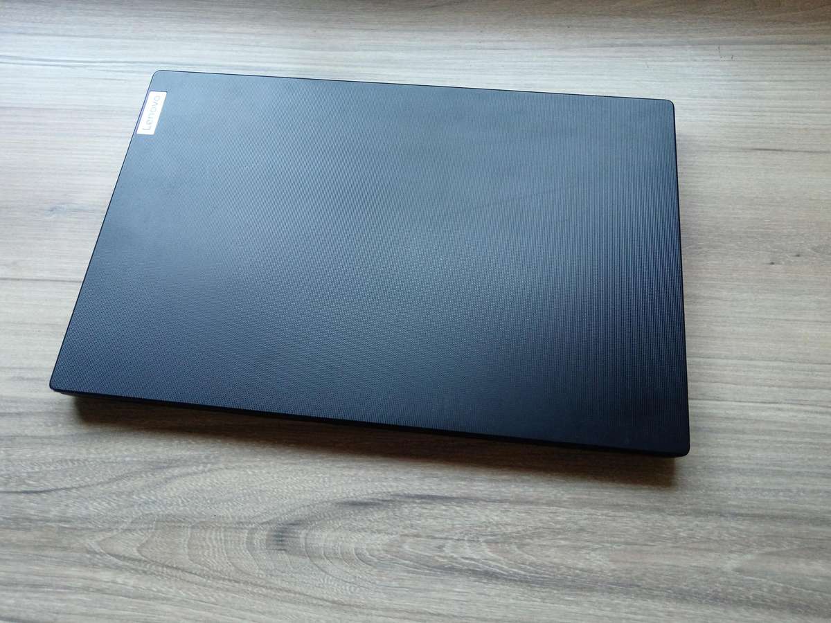 Lenovo V15 G4 AMD Ryzen 3 7320U + Free Laptop Bag