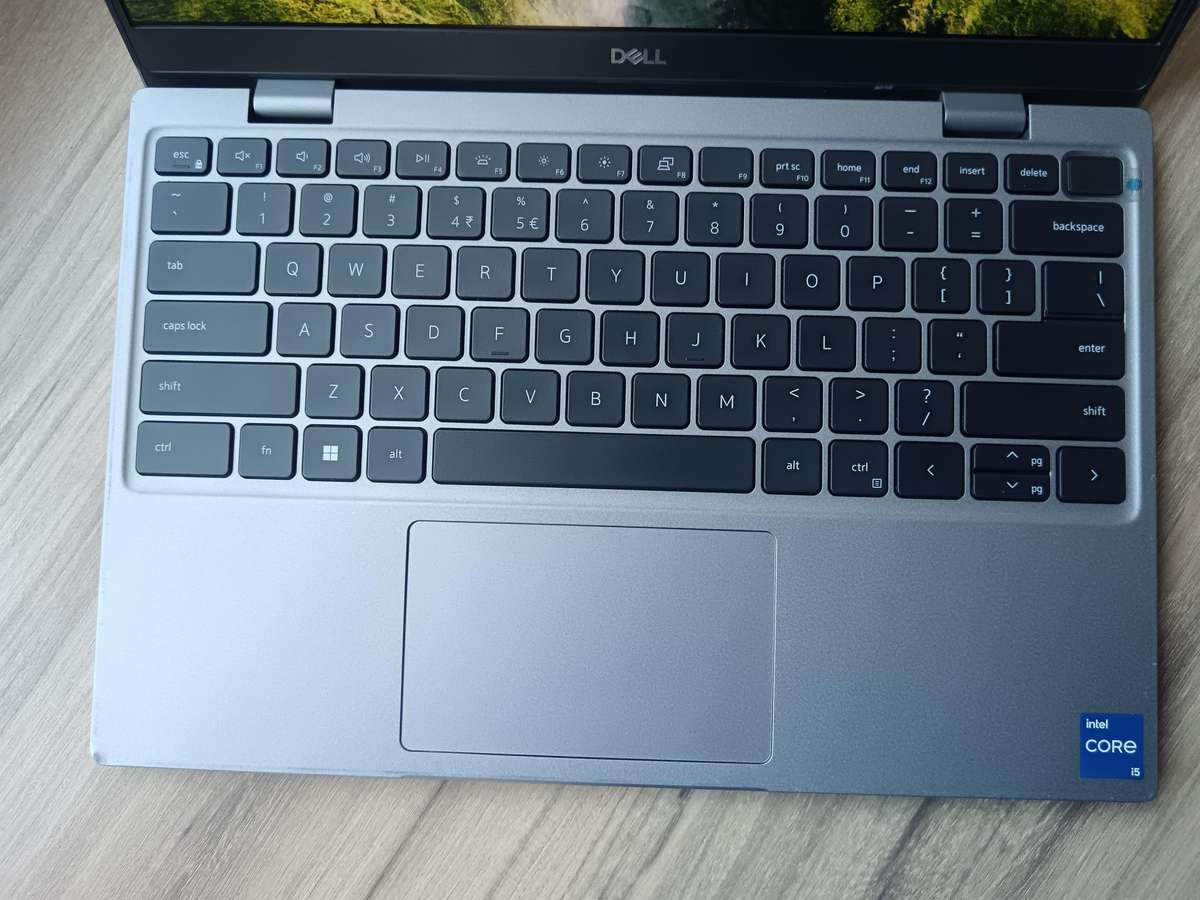 Dell Latitude 3320 Intel Core I5 11th Gen + Free Laptop Bag