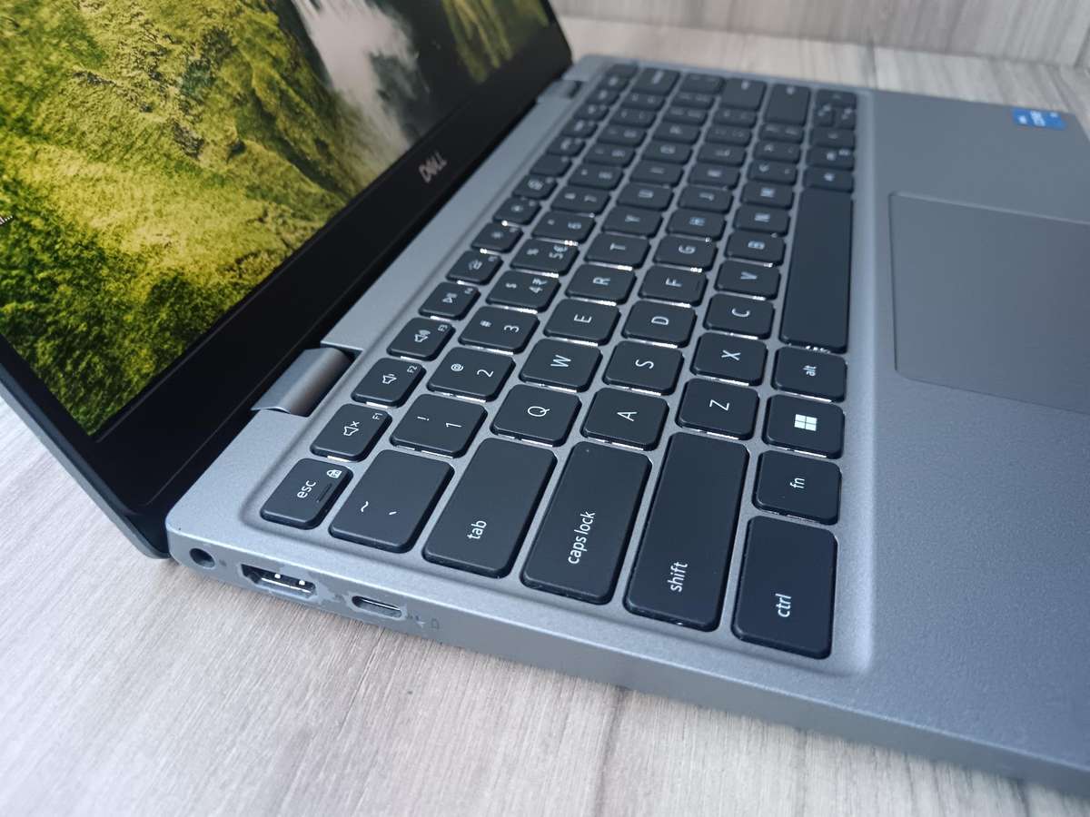 Dell Latitude 3320 Intel Core I5 11th Gen + Free Laptop Bag