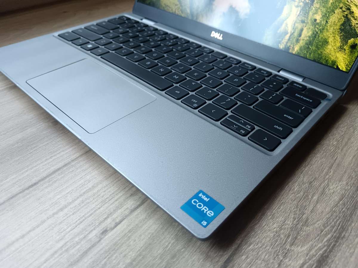 Dell Latitude 3320 Intel Core I5 11th Gen + Free Laptop Bag