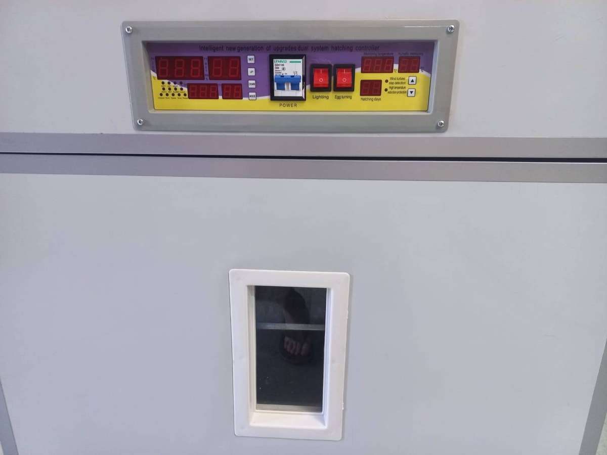 Automatic 880 Egg Incubator White Series