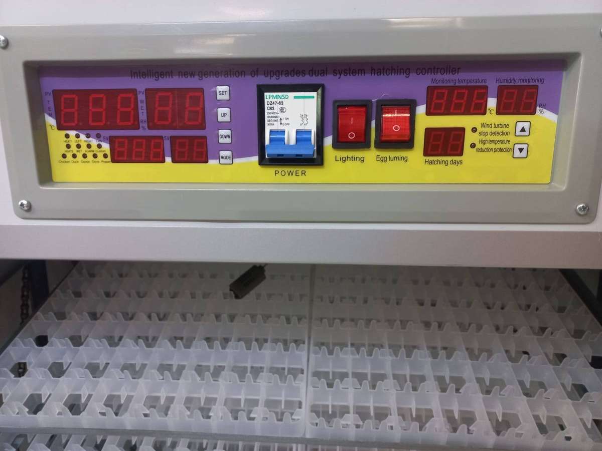Automatic 1056 Egg Incubator White Series