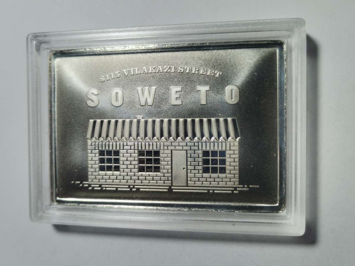 BEAUTIFUL NELSON MANDELA 1OZ PROOF SILVER BAR. VILAKAZI STREET/NM BRIDGE.