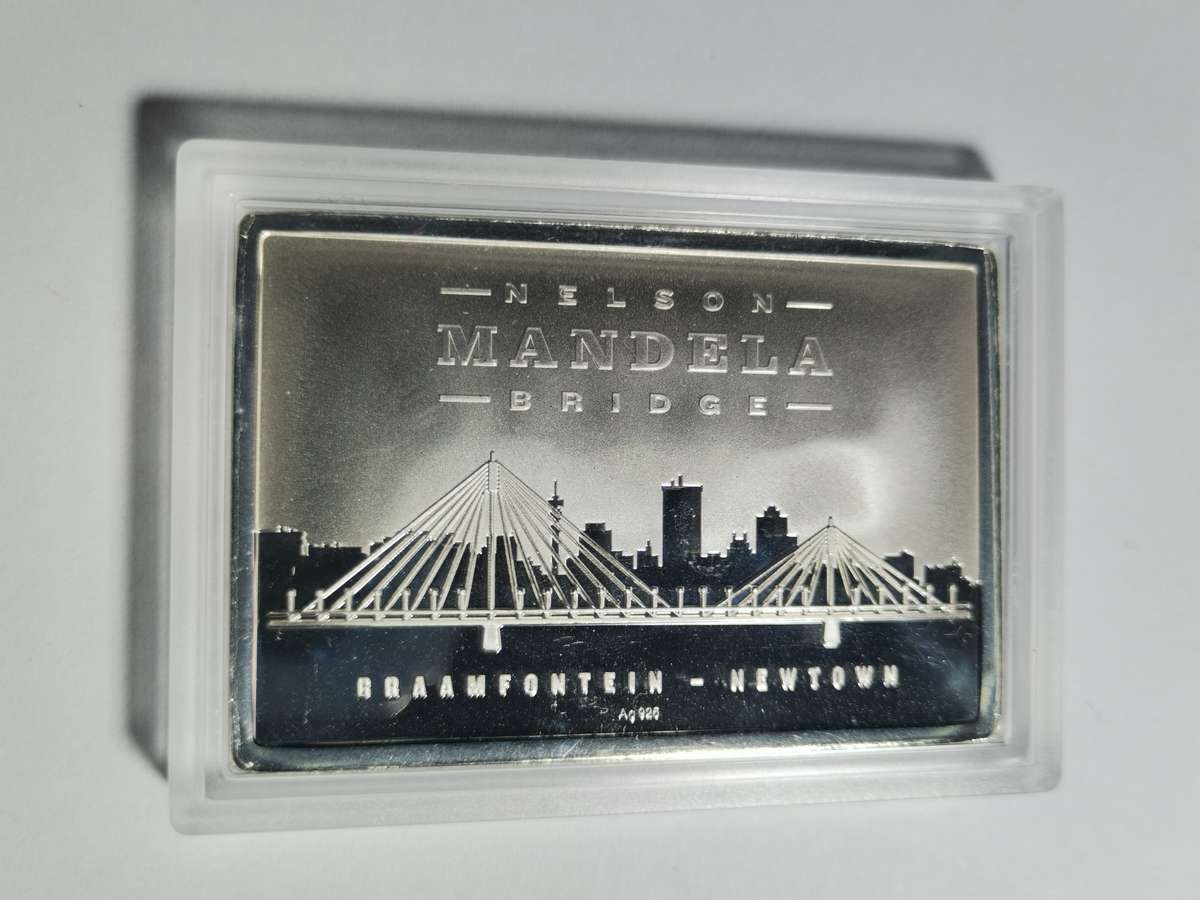 BEAUTIFUL NELSON MANDELA 1OZ PROOF SILVER BAR. VILAKAZI STREET/NM BRIDGE.