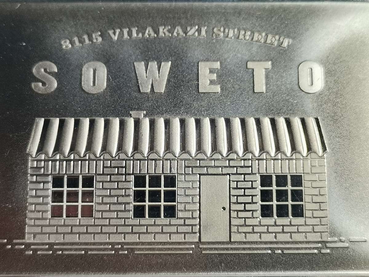 BEAUTIFUL NELSON MANDELA 1OZ PROOF SILVER BAR. VILAKAZI STREET/NM BRIDGE.