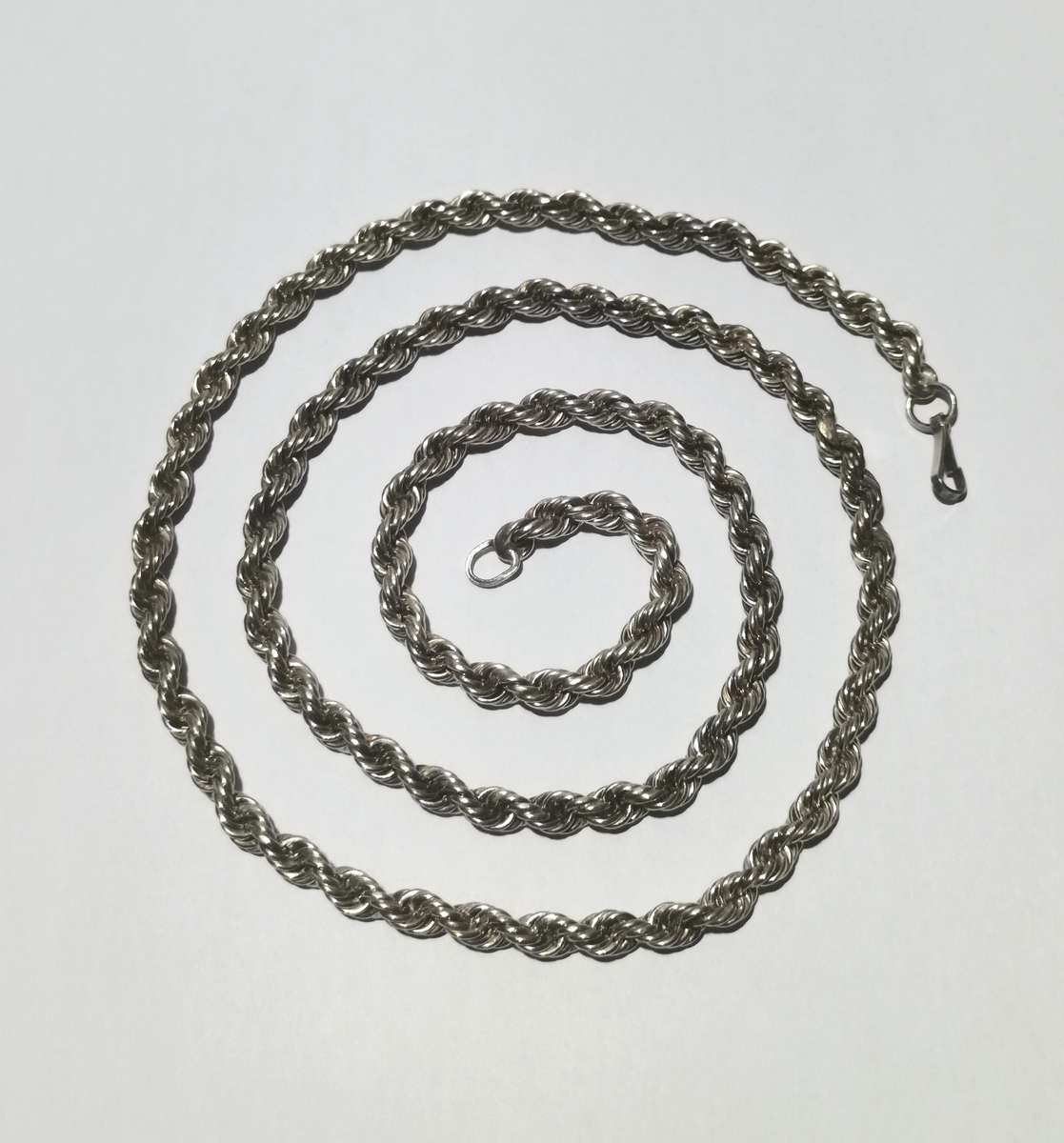 HEAVY 925 SIVER NECKLACE. STAMPED. WEIGHT: 54.57 GRAMS. LENGHT: 79CM.