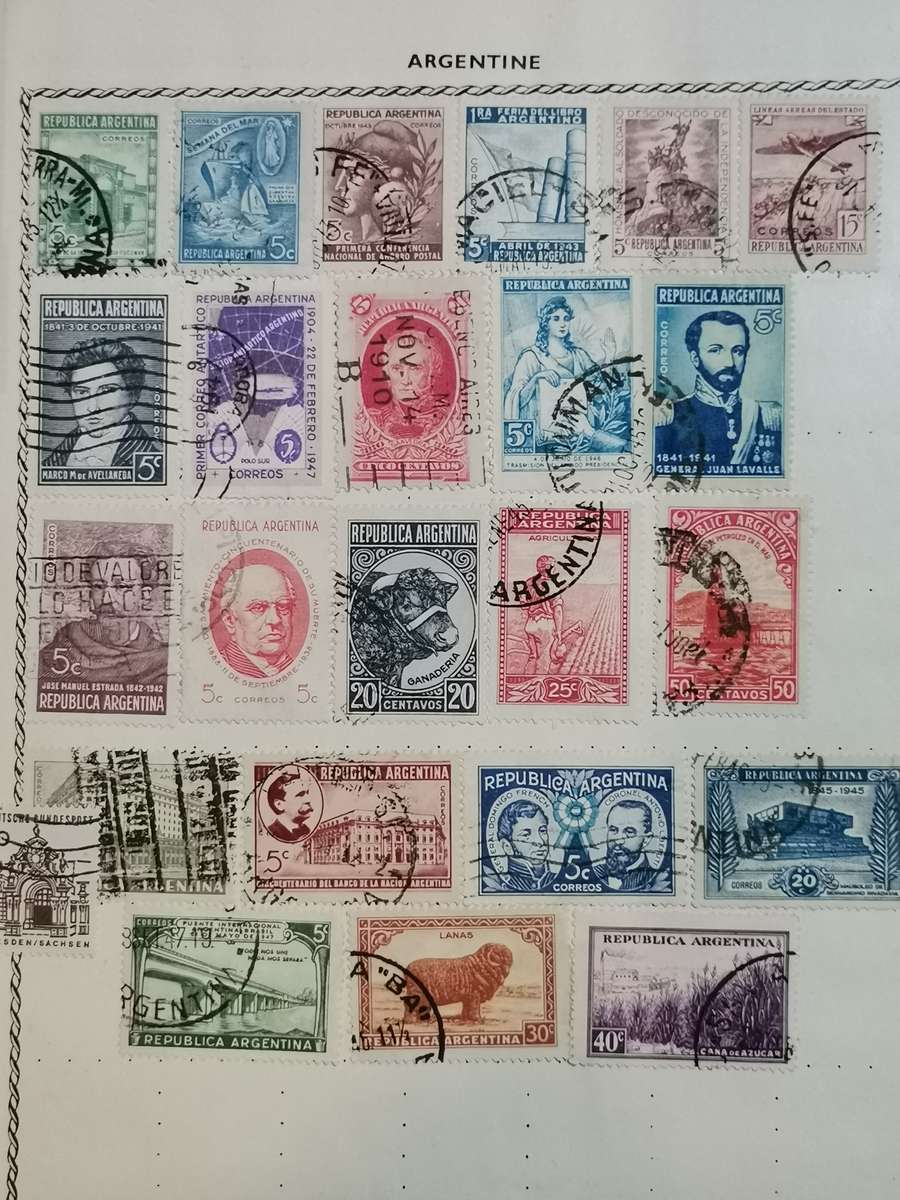 VINATGE POST WWII WORLD STAMP ALBUM WITH STAMPS.