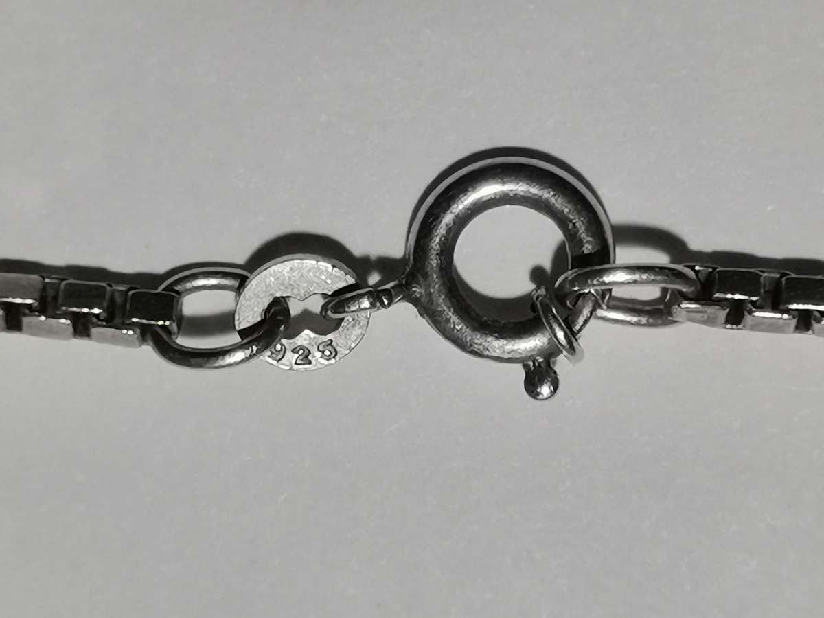 STERLING SILVER CHAIN. STAMPED. WEIGHT: 11.43 GRAMS.