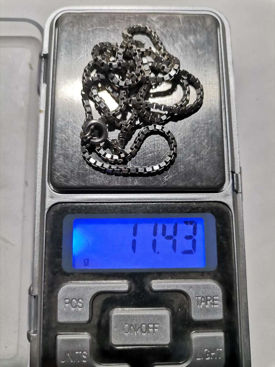 STERLING SILVER CHAIN. STAMPED. WEIGHT: 11.43 GRAMS.