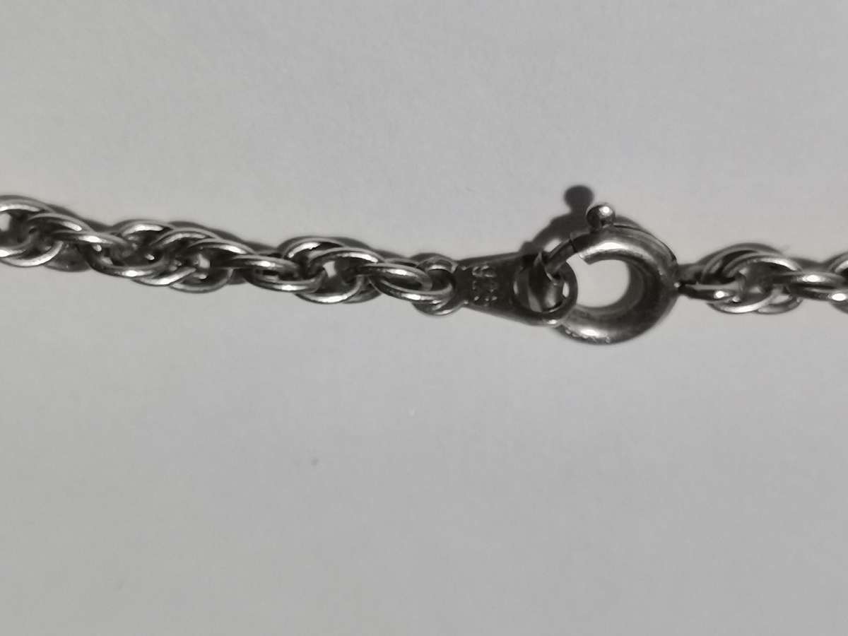 STERLING SILVER CHAIN. STAMPED. WEIGHT: 9.95 GRAMS.