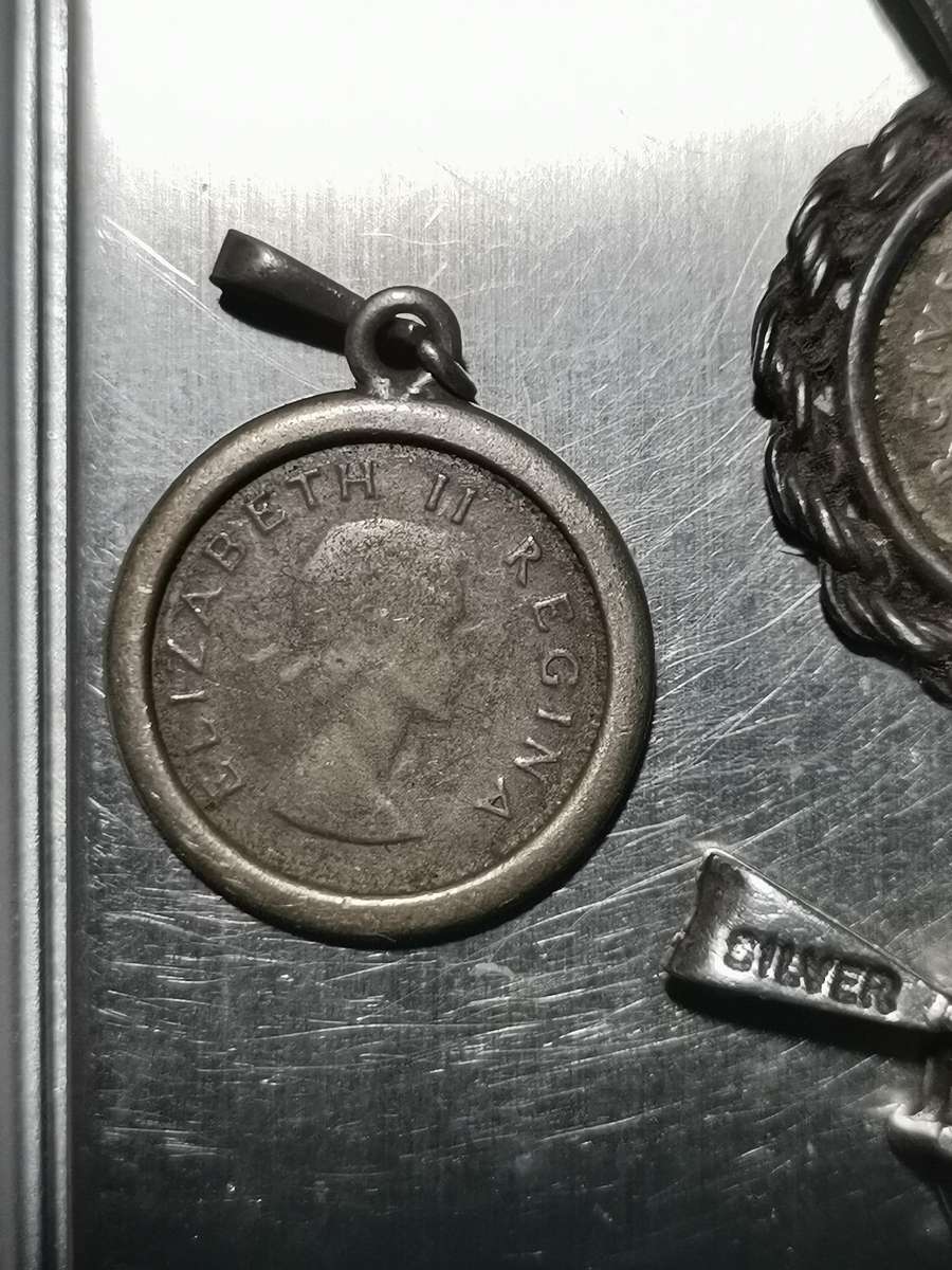 3 X SILVER TICKEYS/3P PENDANTS. TOTAL WEIGHT: 10.24 GRAMS.