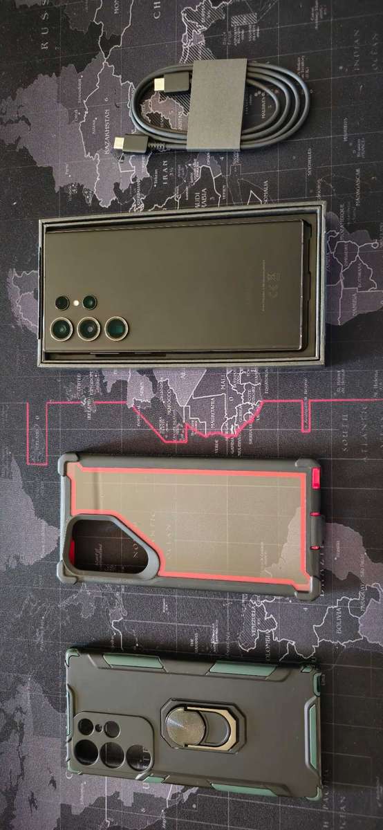 PLEASE READ | Samsung Galaxy S23 Ultra 256GB 12GB RAM Phantom Black | +2 Free Cases