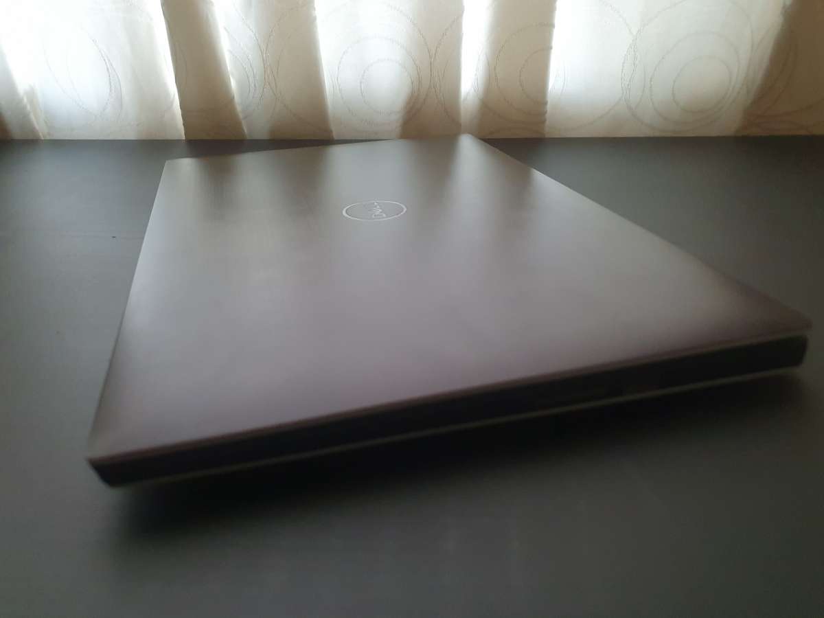 Dell Precision 5530 - 32GB RAM - 512GB NVME SSD - NVIDIA P2000 GPU -i 7 8850H CPU