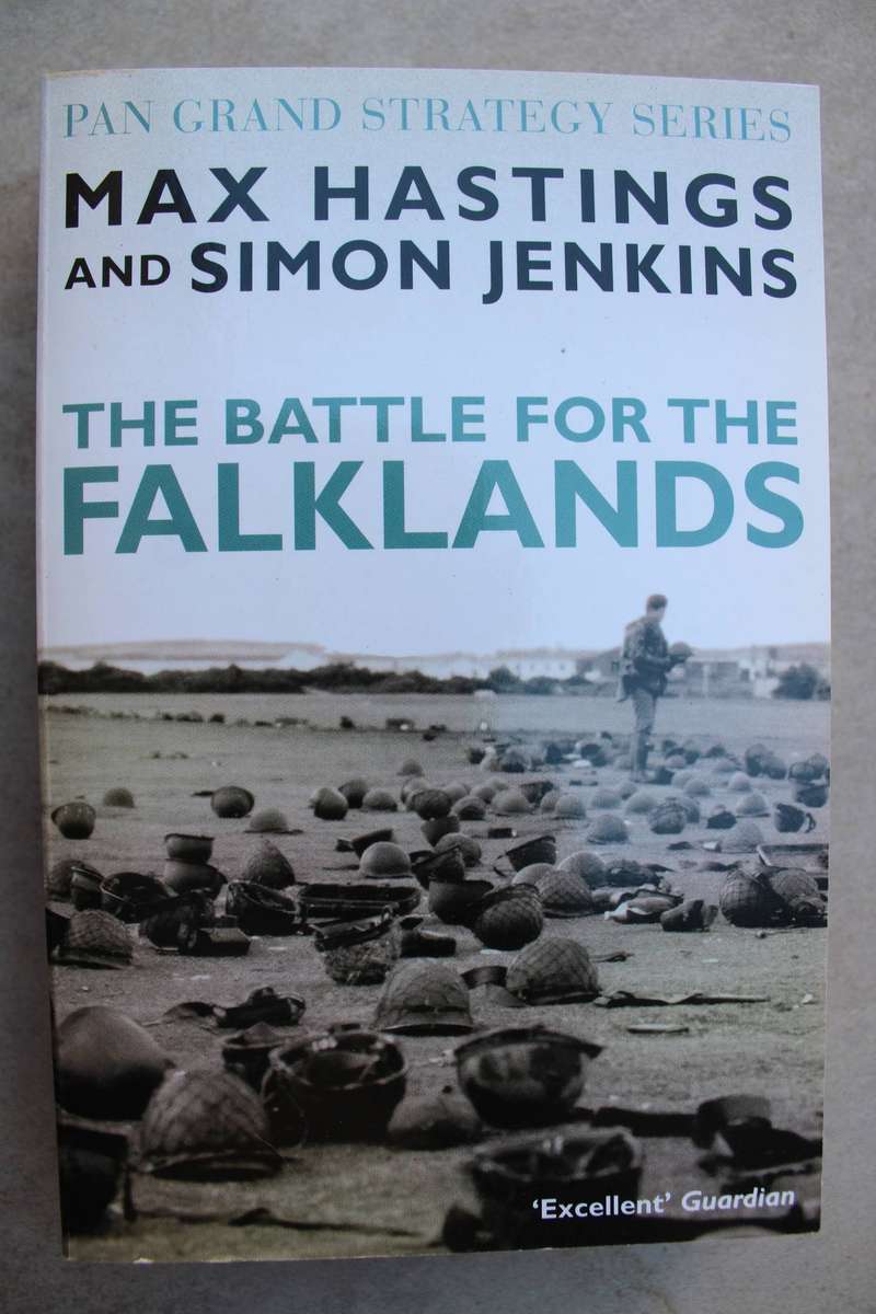 The Battle for the Falklands /  Max Hastings, Simon Jenkins