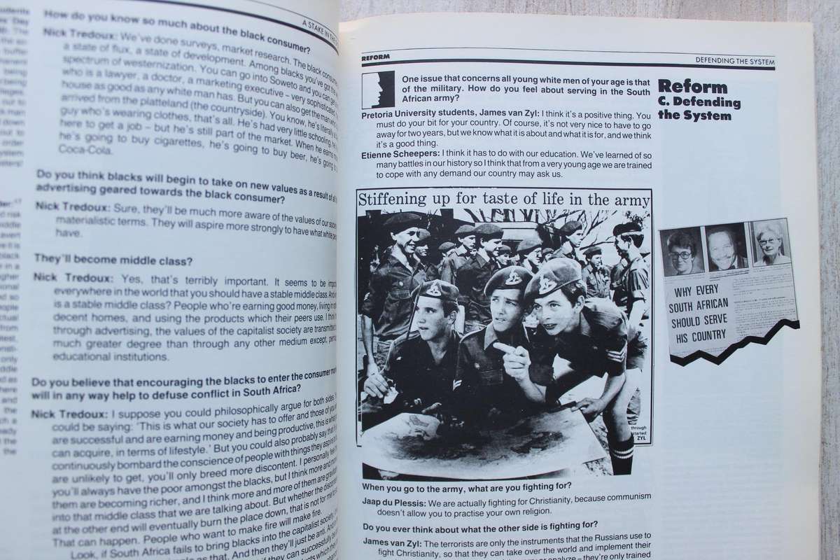 South Africa - A Different Kind of War /  Julie Frederikse