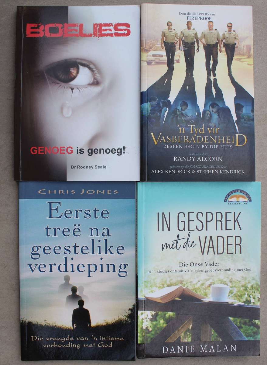 7 x Christelike boeke weggee geprys