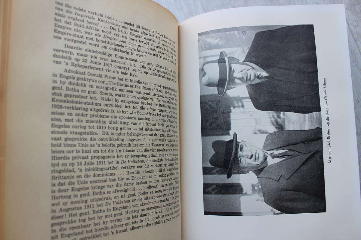 GENERAAL J. B. M. HERTZOG -  C. M. VAN DEN HEEVER