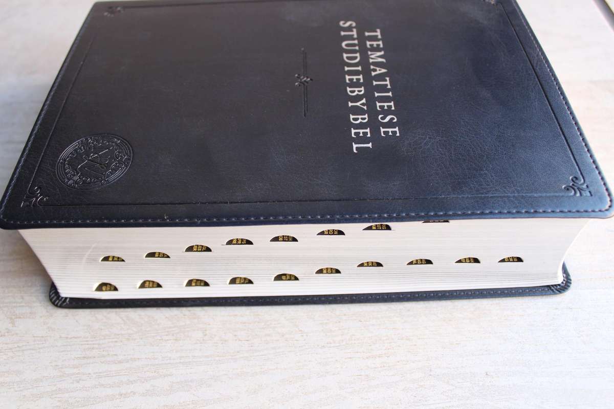 NLV Tematiese Studiebybel met Duimgrepe - Studie Bybel