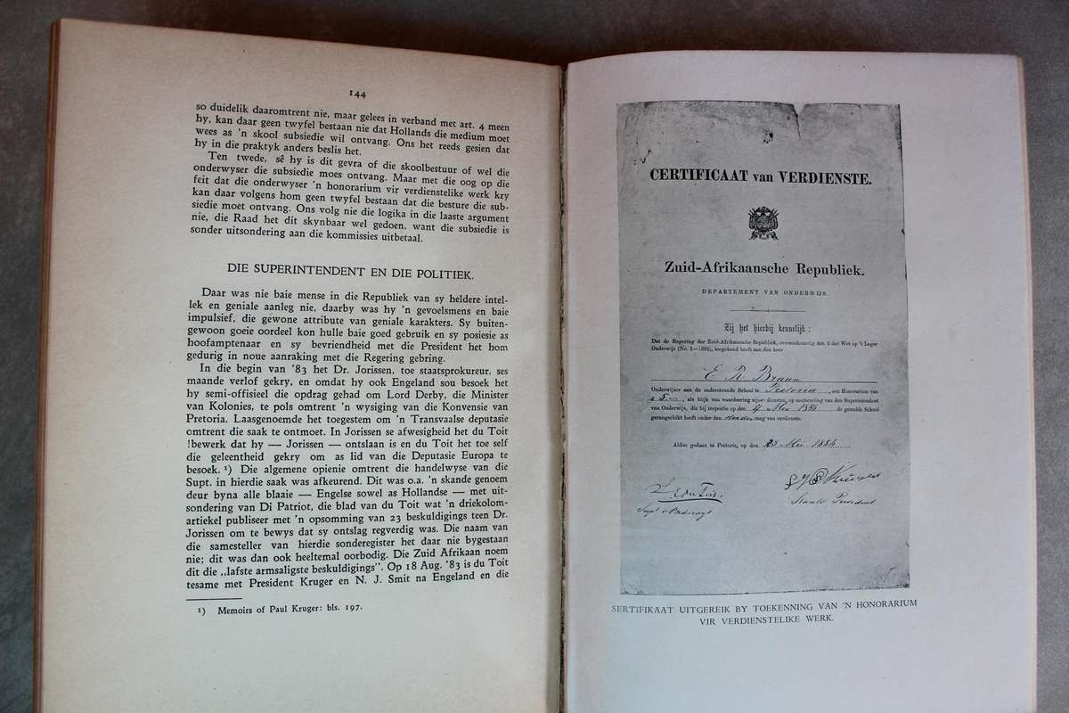 Ons Lewende Geskiedenis -  8 Langspeel Plate van Historiese Waarde