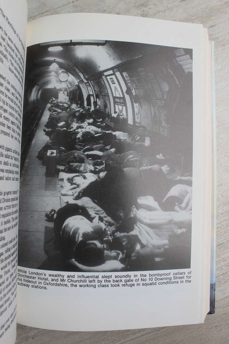 CHURCHILL`S WAR (Volume One) - David Irving