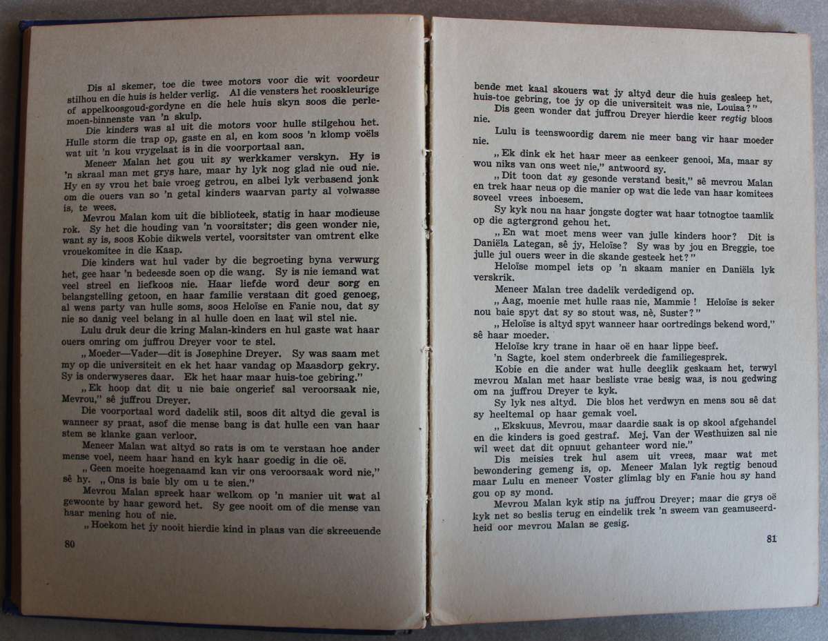 Maasdorp se Nuwe Onderwyseres - Stella Blakemore. Eerste uitgawe 1946