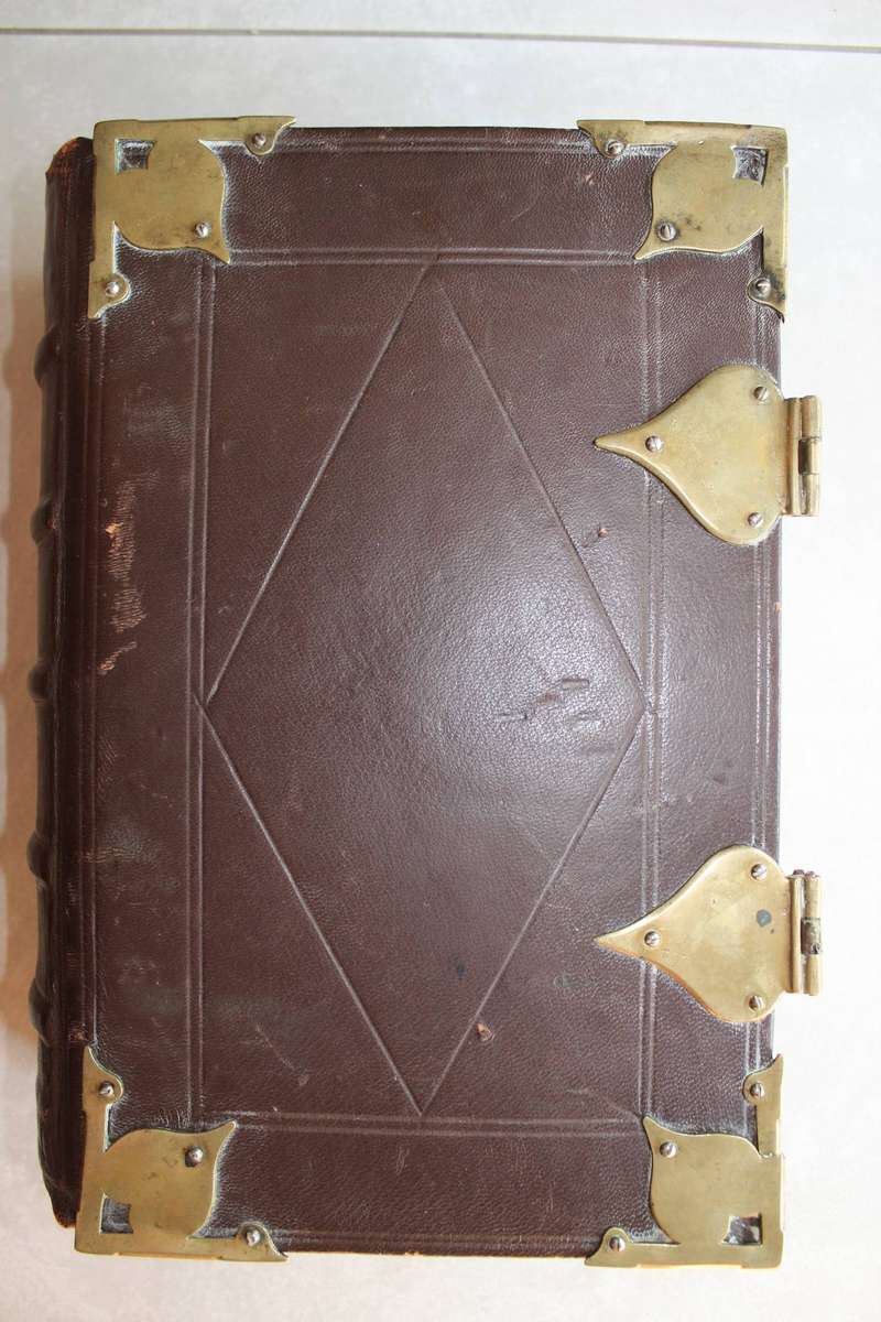 Groot 1718 Staten Generaal BIJBEL met koper gespes