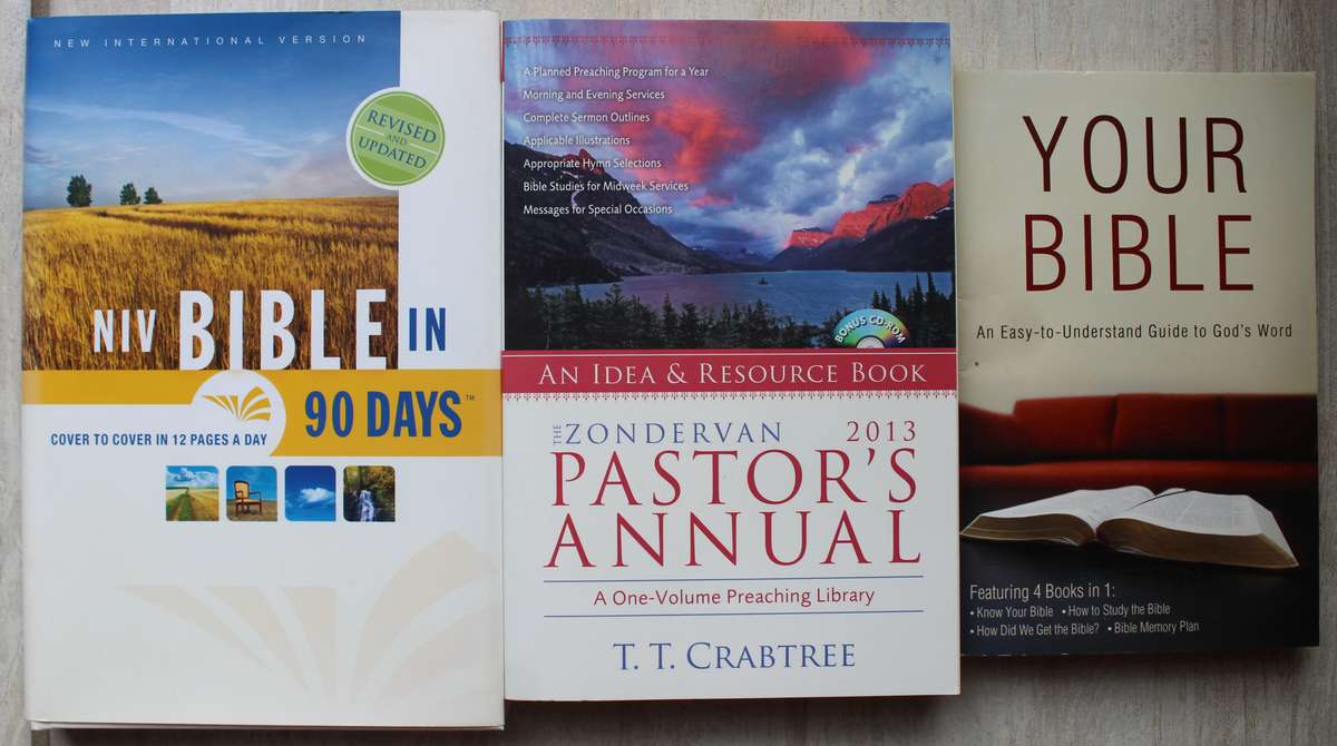 3 x Bible books giveaway / All new and unread