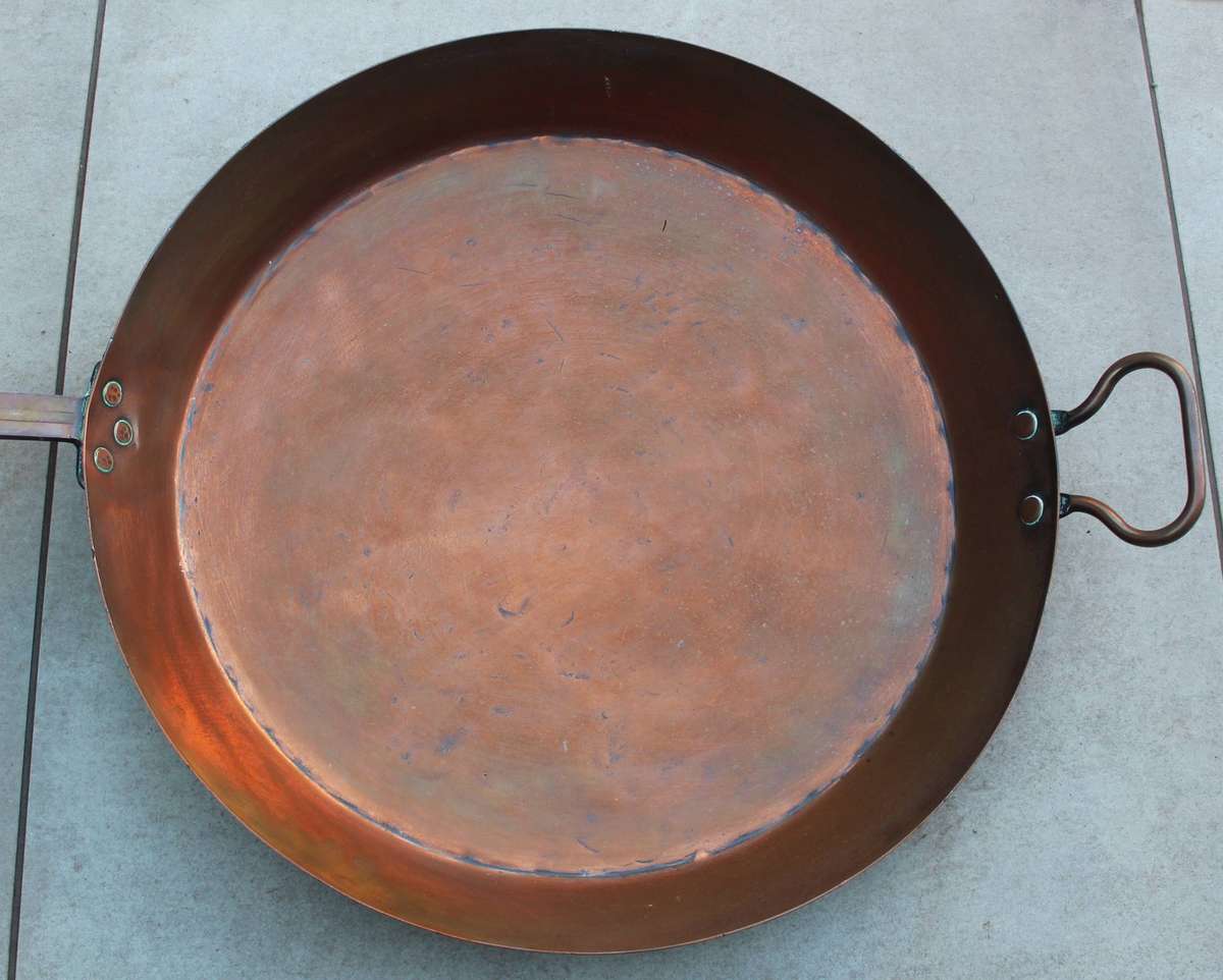 Large solid copper pan 91 cm long