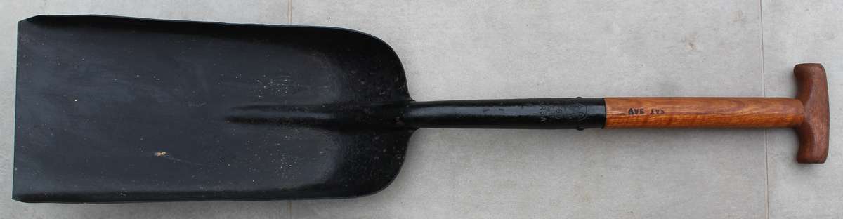 SOUTH AFRICAN RAILWAYS FIREMAN SPADE - Train, Steam, Locomotives