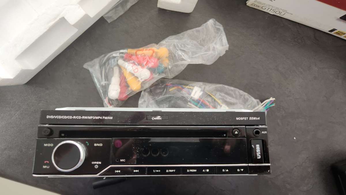 CAR AUDIO AND ACCESORIES